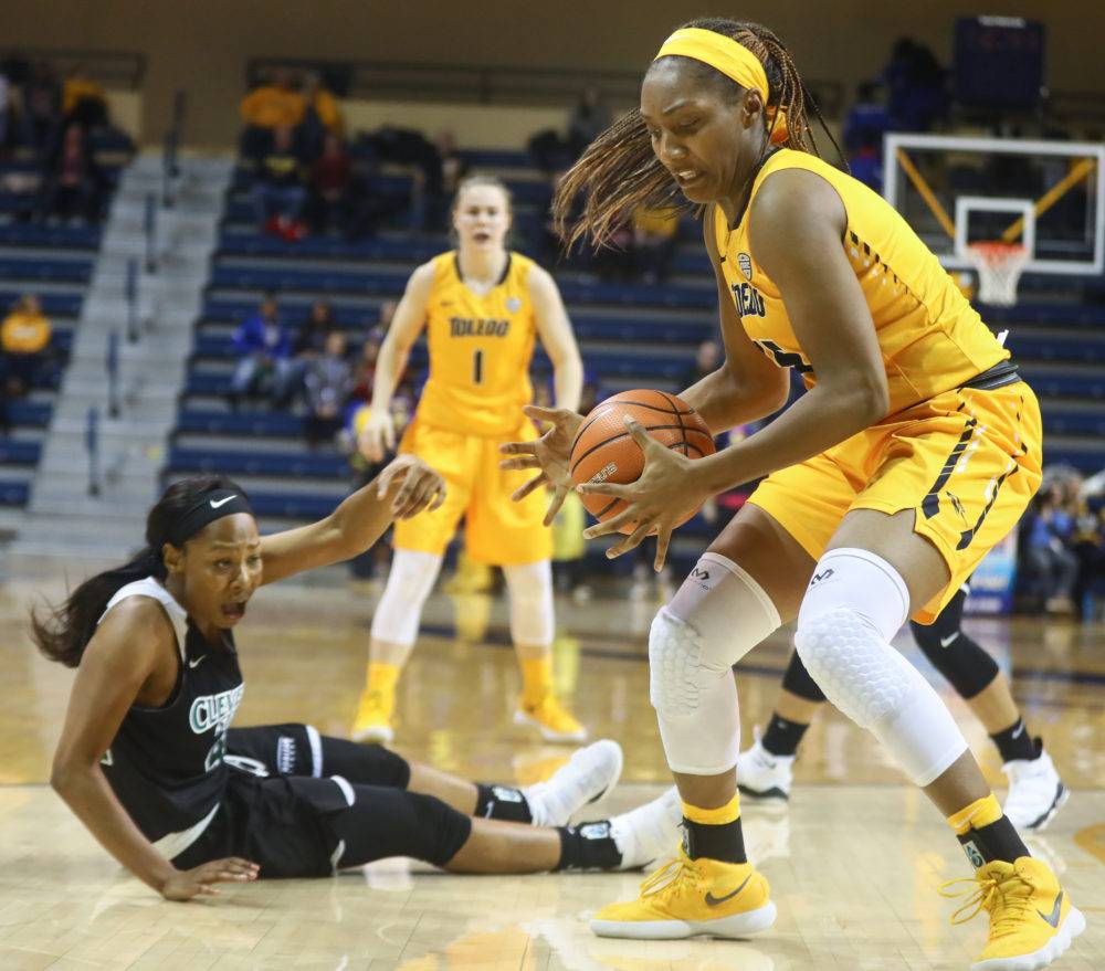 McIntyre Career Game Leads to Lady Rockets Win