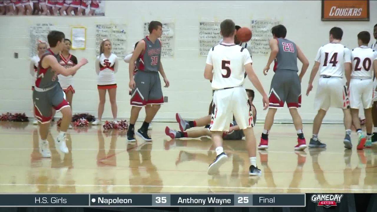 Cougars Declaw Bobcats