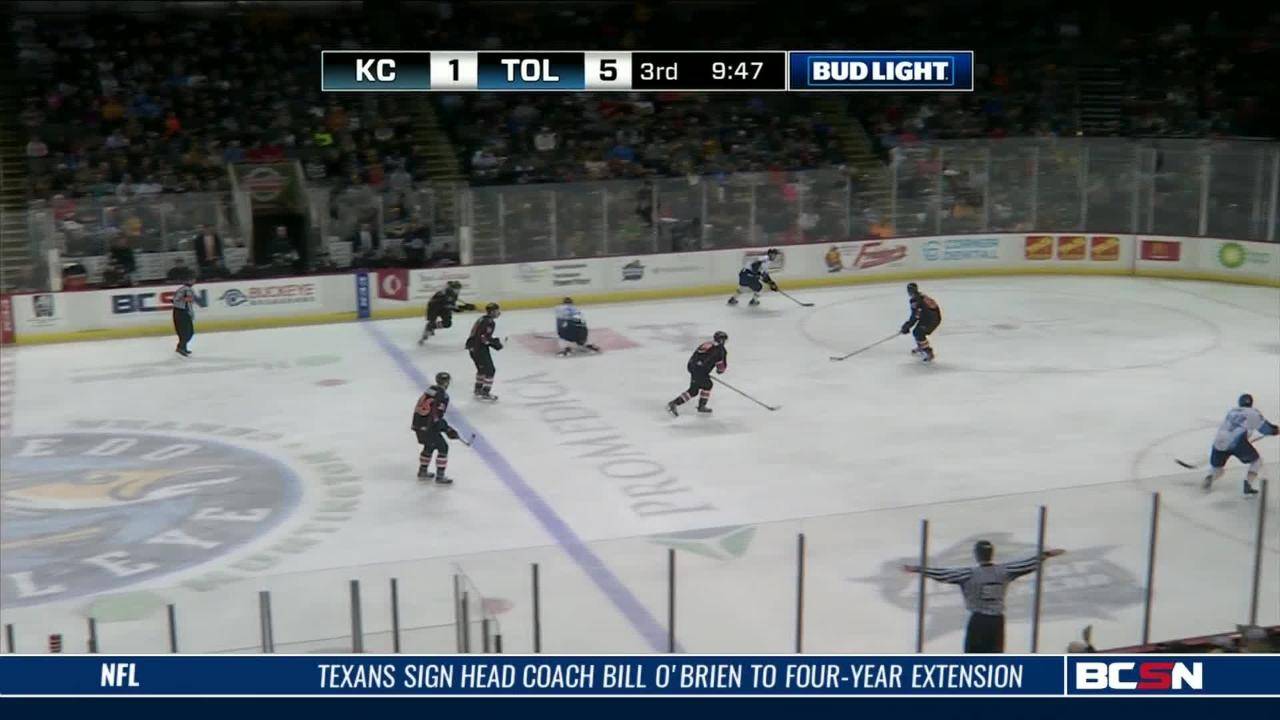 Walleye Tame the Mavericks