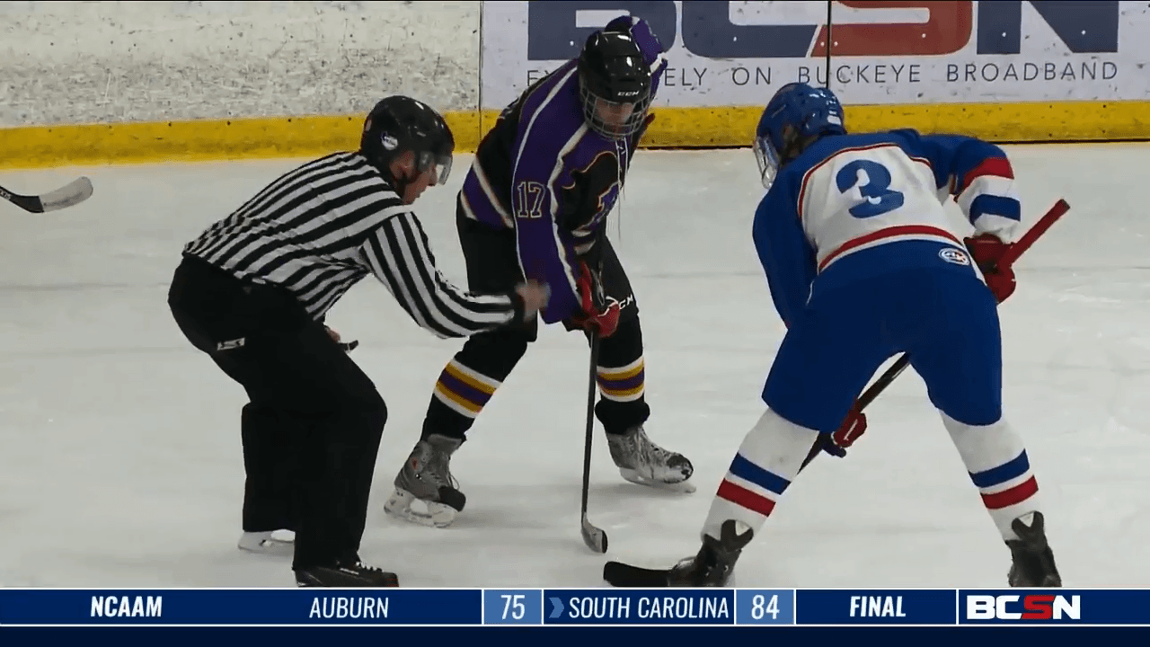 Knights Blank Maumee in District Quarters