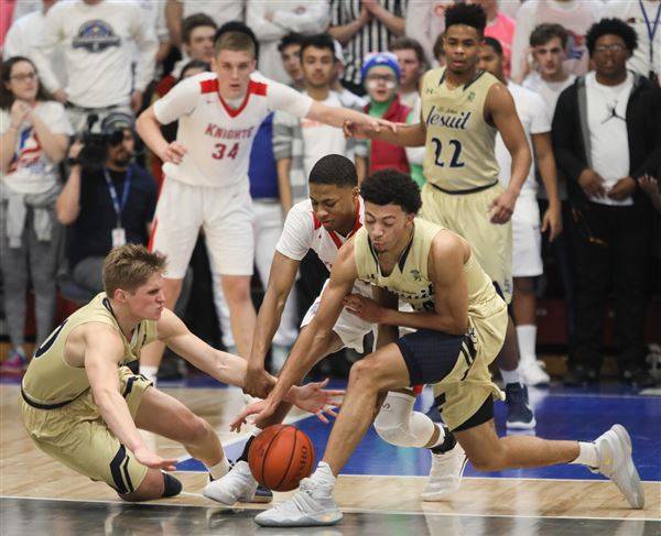 Titans Rally for 18th Straight Win over Knights