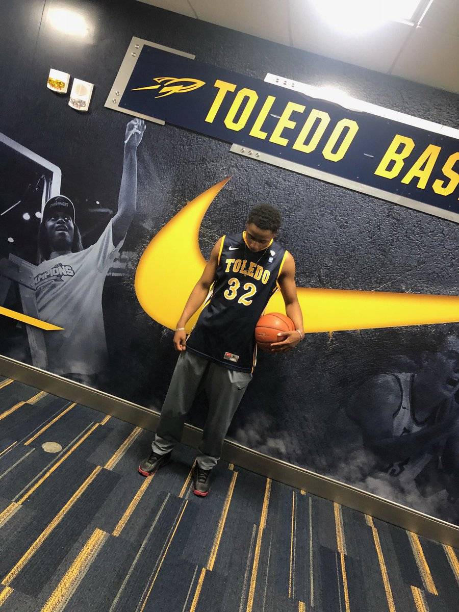 Scott Alum Transfers from UT to UT