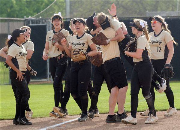 Perrysburg Softball Wins District Championship