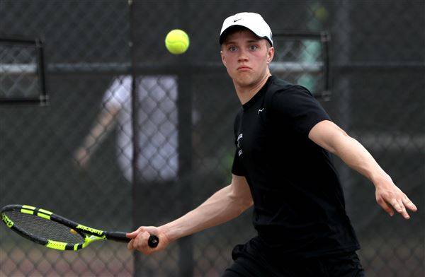 Four In A Row for Jackets Tennis
