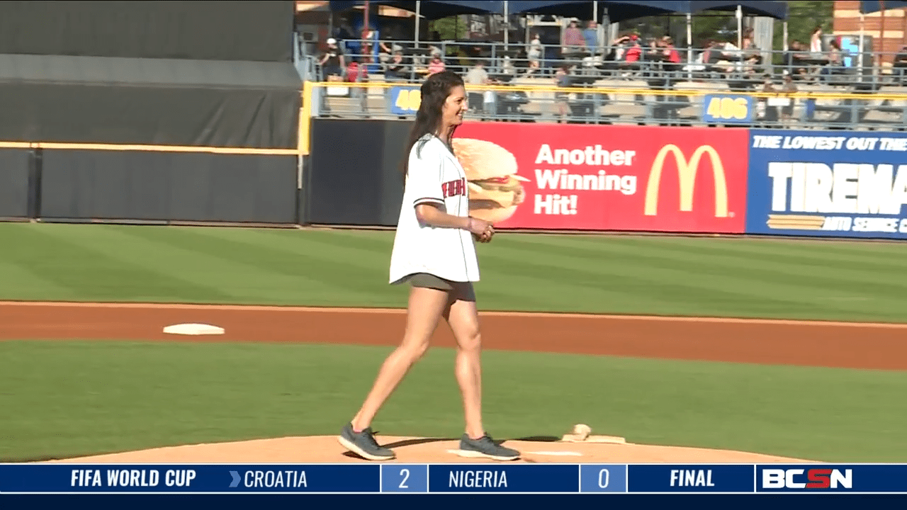 Noe Throws Out 1st pitch