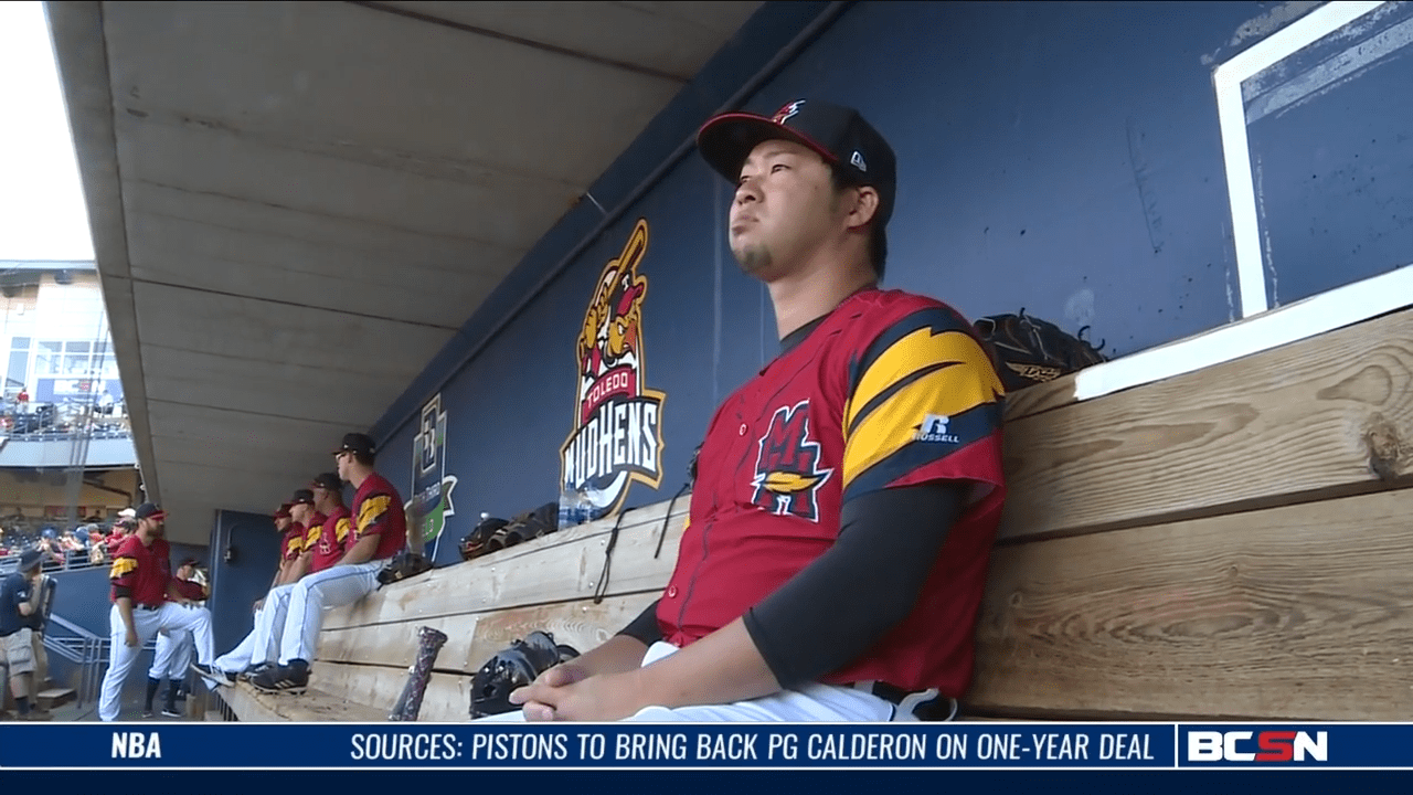 Junichi Tazawa Settling into Toledo with Help from Translator