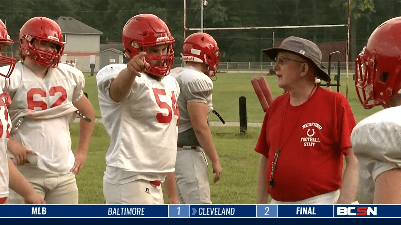 Retreat Builds Mules Football Team