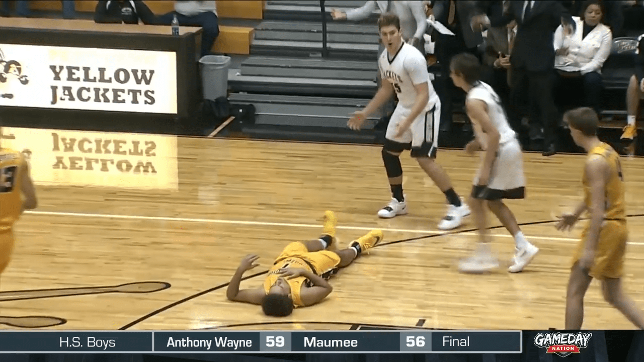 Wildcats Stay Perfect as Yellow Jackets Get First Loss