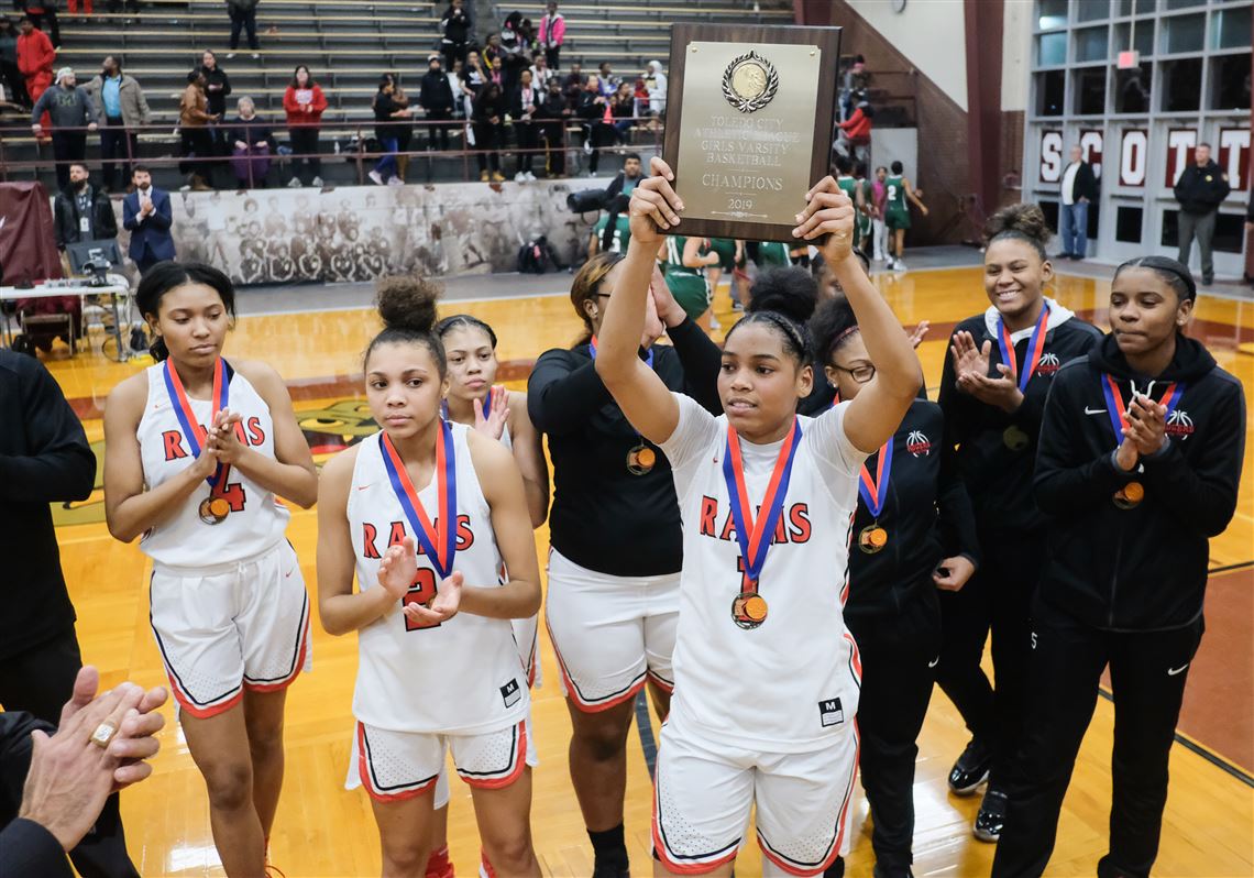 Rogers Girls Win 8th Straight City League Championship