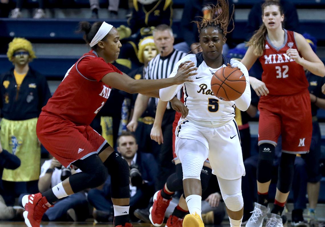 Central Michigan Blows out Bowling Green