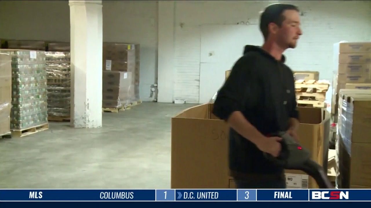 Northview Football Team Gives Back to the Community