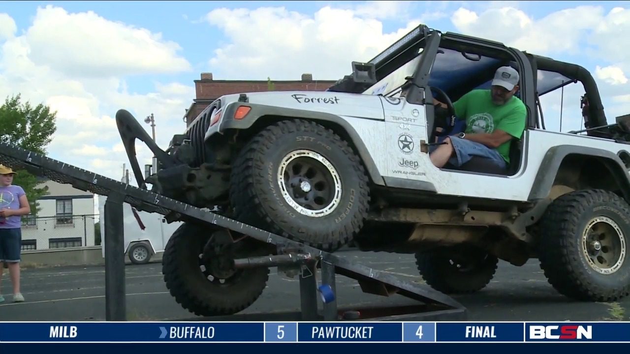 Glass City Crawlers Gear Up for Jeep Fest