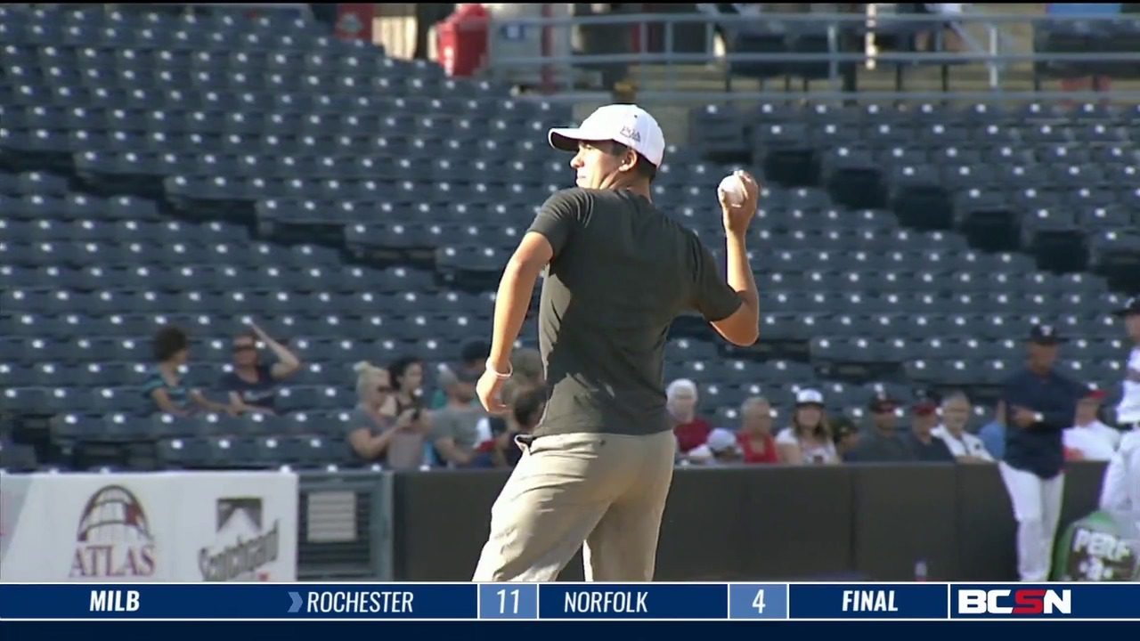 Golfers Enjoy a Night at the Ballpark