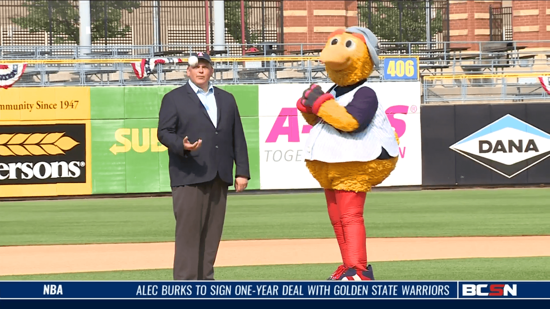 Kapszukiewicz Gets Tips From Muddy for First Pitch