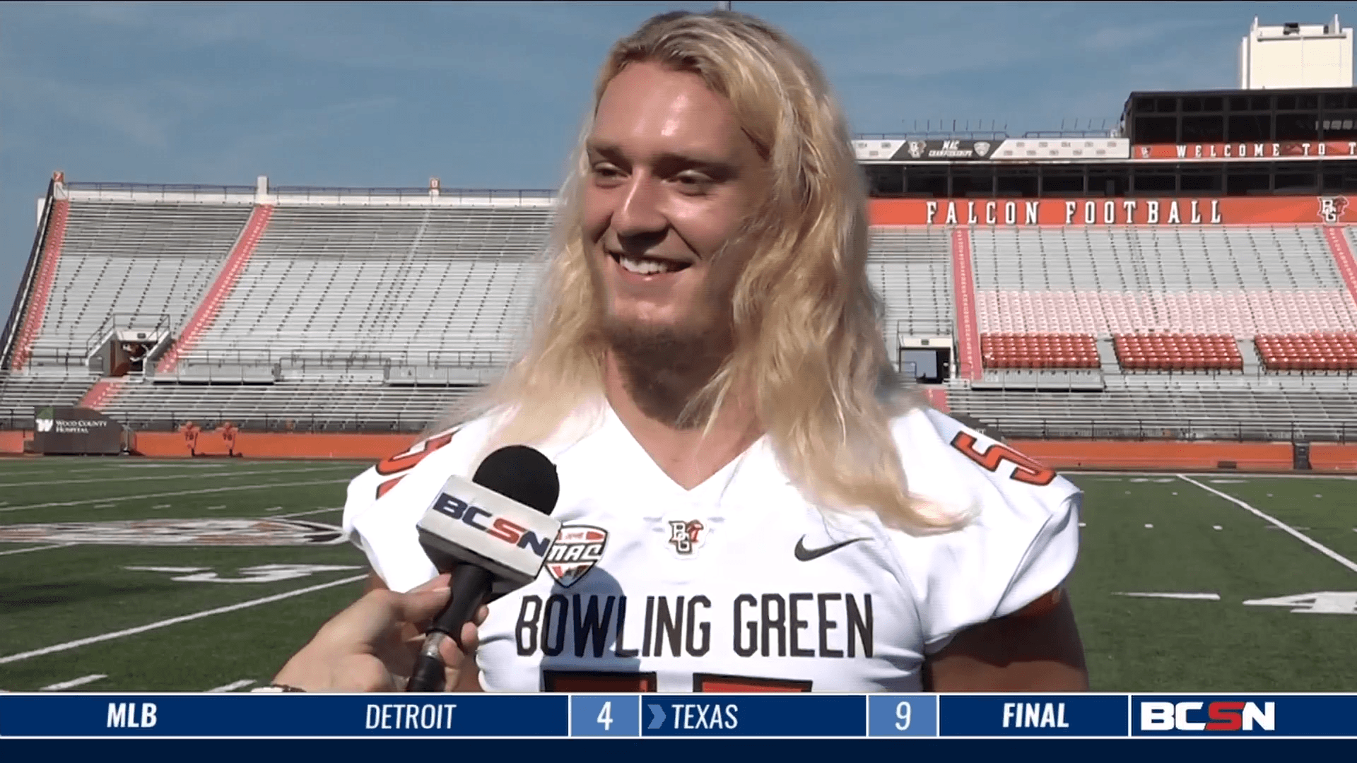 Falcons All Smiles for Team Photo Day