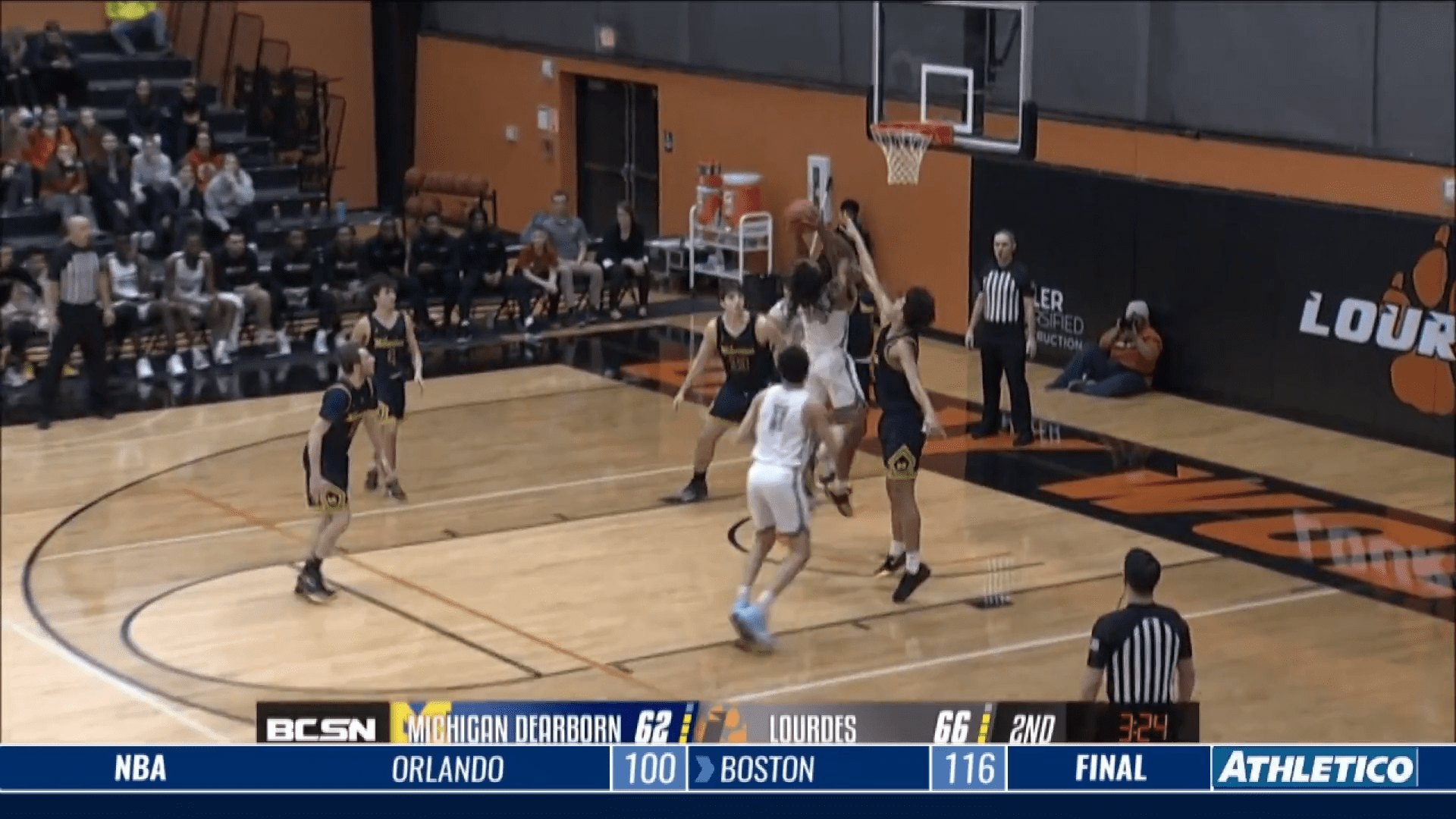 Lourdes Men’s Basketball Loses to Michigan Dearborn At Home