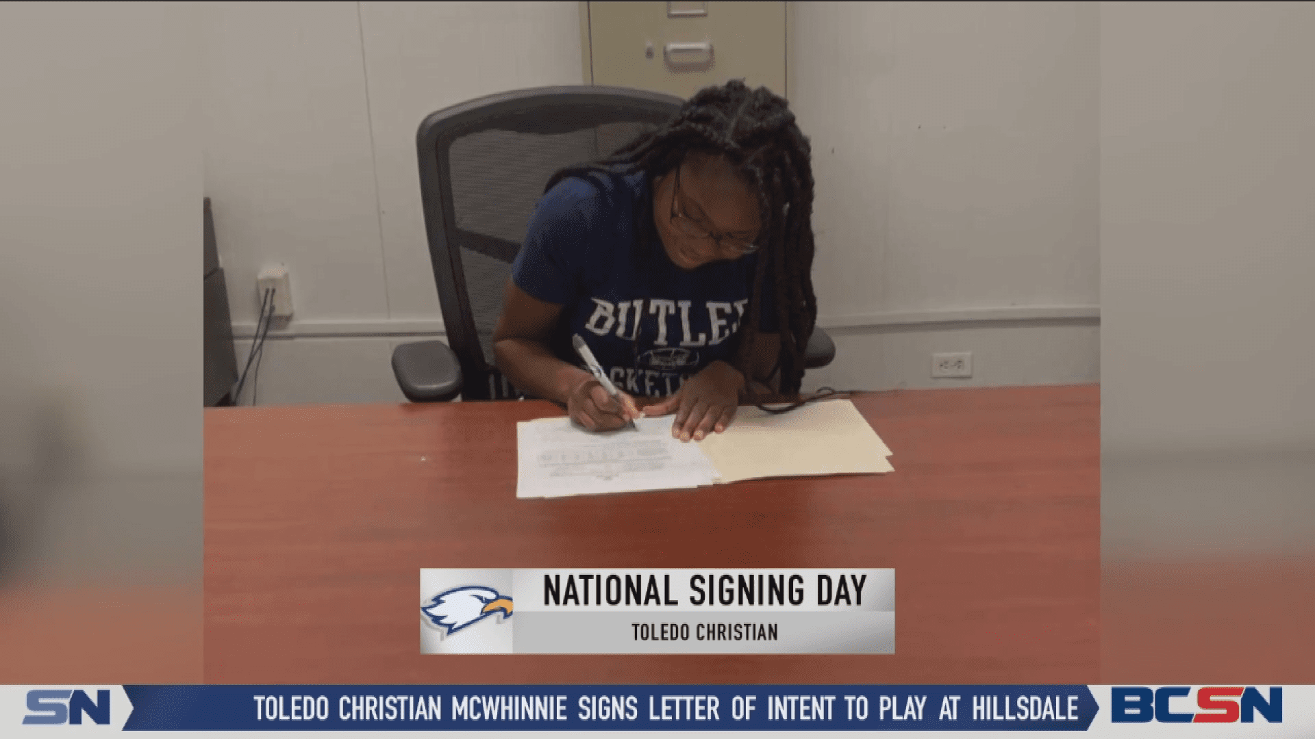 Toledo Christian Holds Signing Day Ceremonies