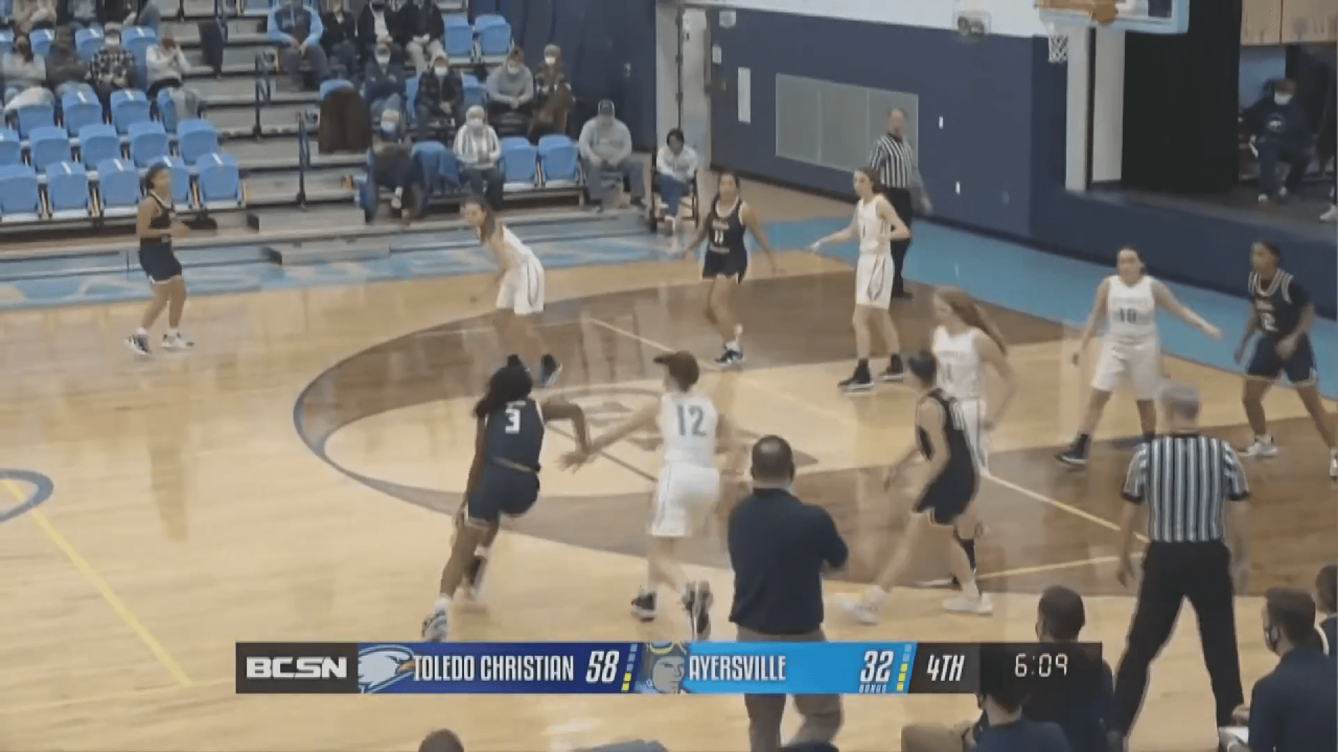 Royal Davis Dominates With 31 Points in Eagles 70-39 Win Over Ayersville