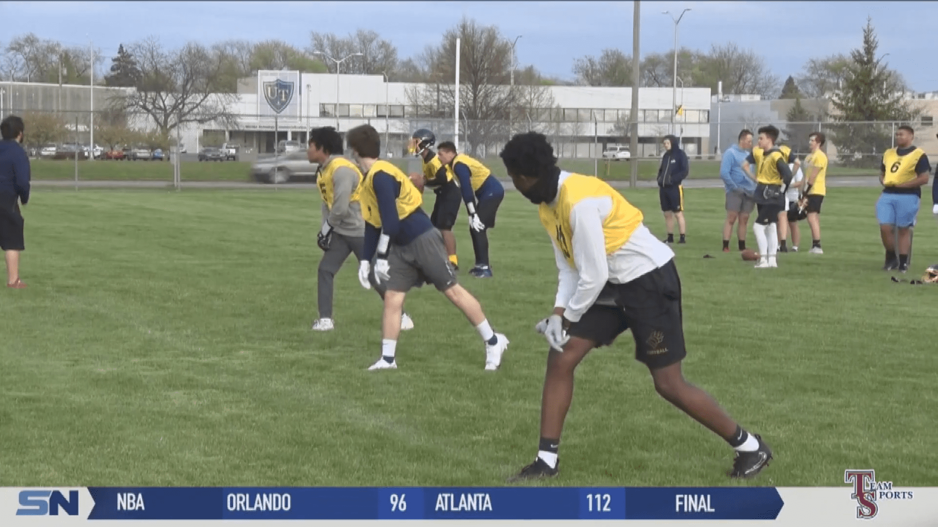 Students Form Club Football Team at UT