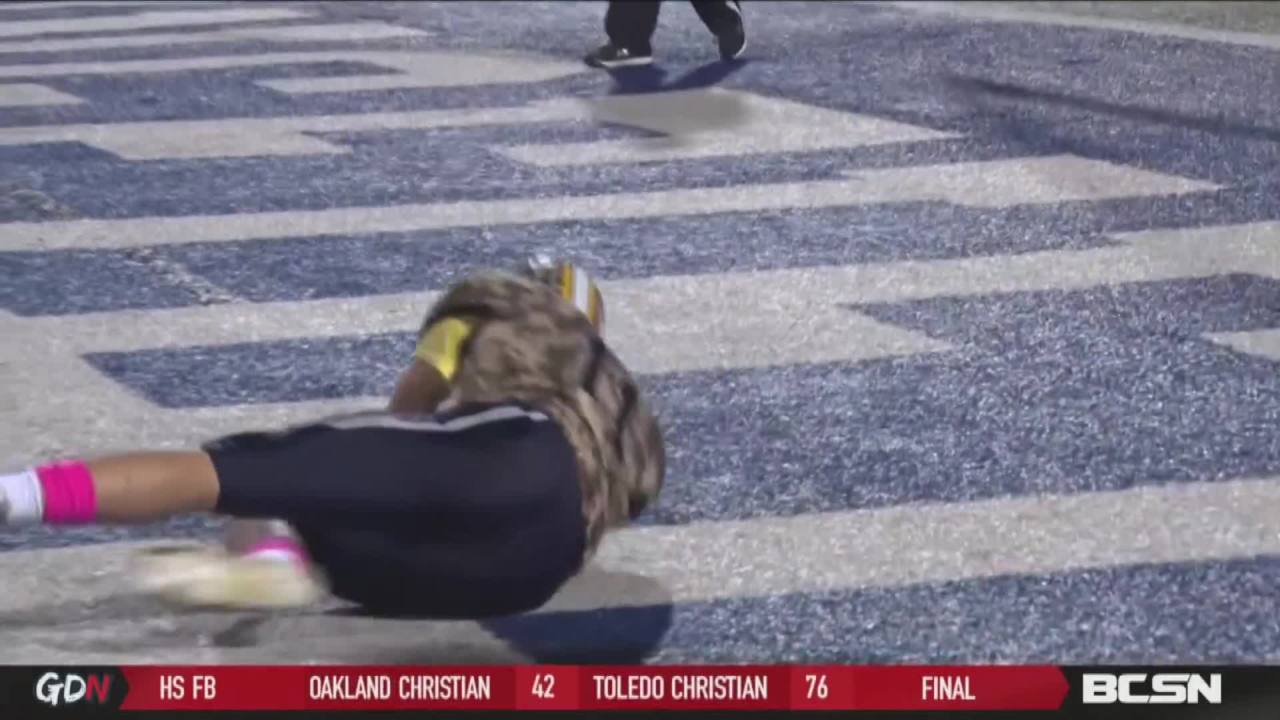 Eagles Soar Past Oakland 76-42