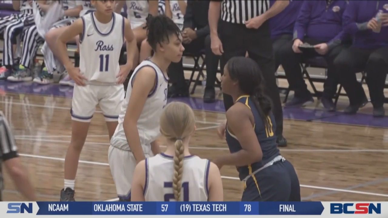 Holmes' Big Night Helps Little Giants Hold Off Eagles