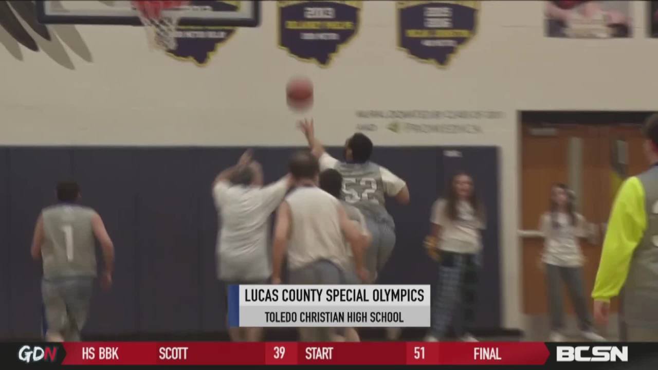 Lucas County Lightning Special Olympics Team Shows off Talent