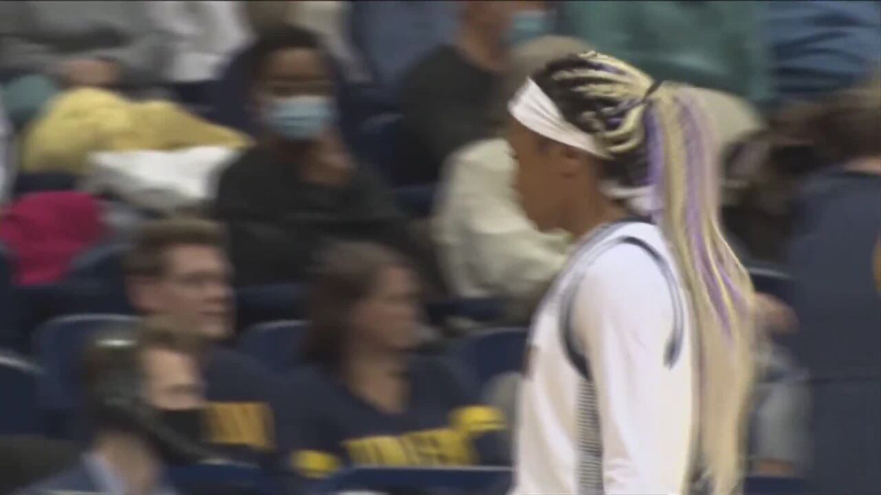 Lockett Locked-in, Leading Rockets to Top of MAC