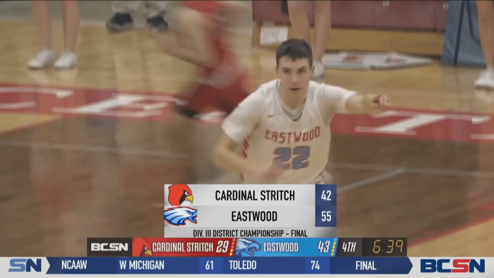 Meyer Drops 32, Leads Eastwood to District Crown over Cardinal Stritch