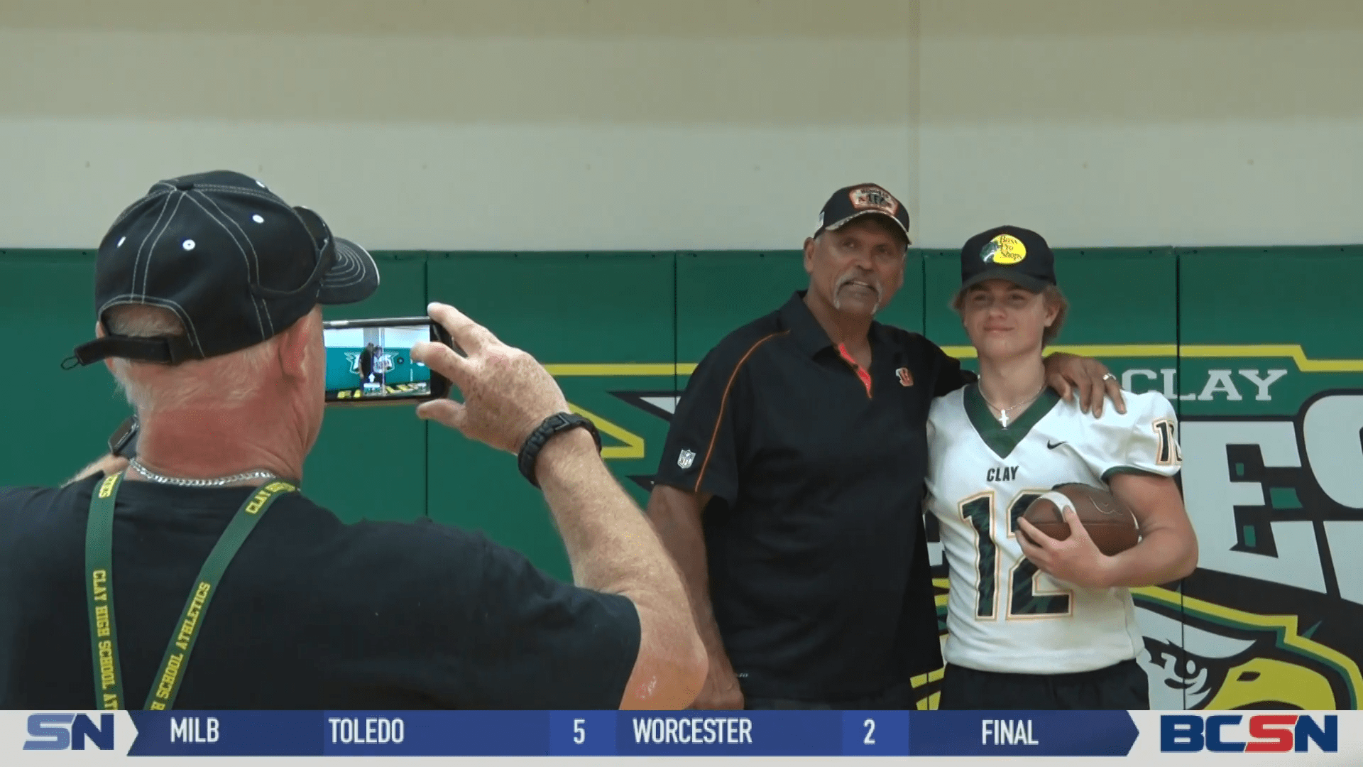Anthony Muñoz Shares Football and Life Lessons with Clay Campers