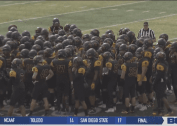 Bulldogs Celebrate Homecoming with Blowout