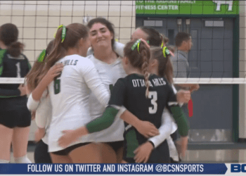 Green Bears Beat Emmanuel Christian in Straight Sets