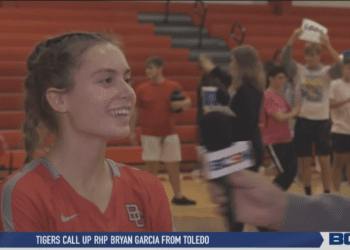 Francesca Meek's Picks Up 1,000th Career Dig in Bowling Green's Sweep Over Central Catholic
