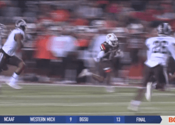 Falcons Beat Broncos, Secure Three-Way Tie atop MAC East