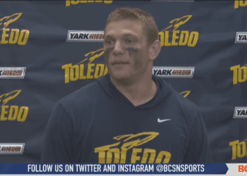 Tucker Gleason Battles through Broken Hand for Five TDs