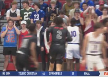 Lima Sr. Hands St. Francis their First Boys Basketball Loss