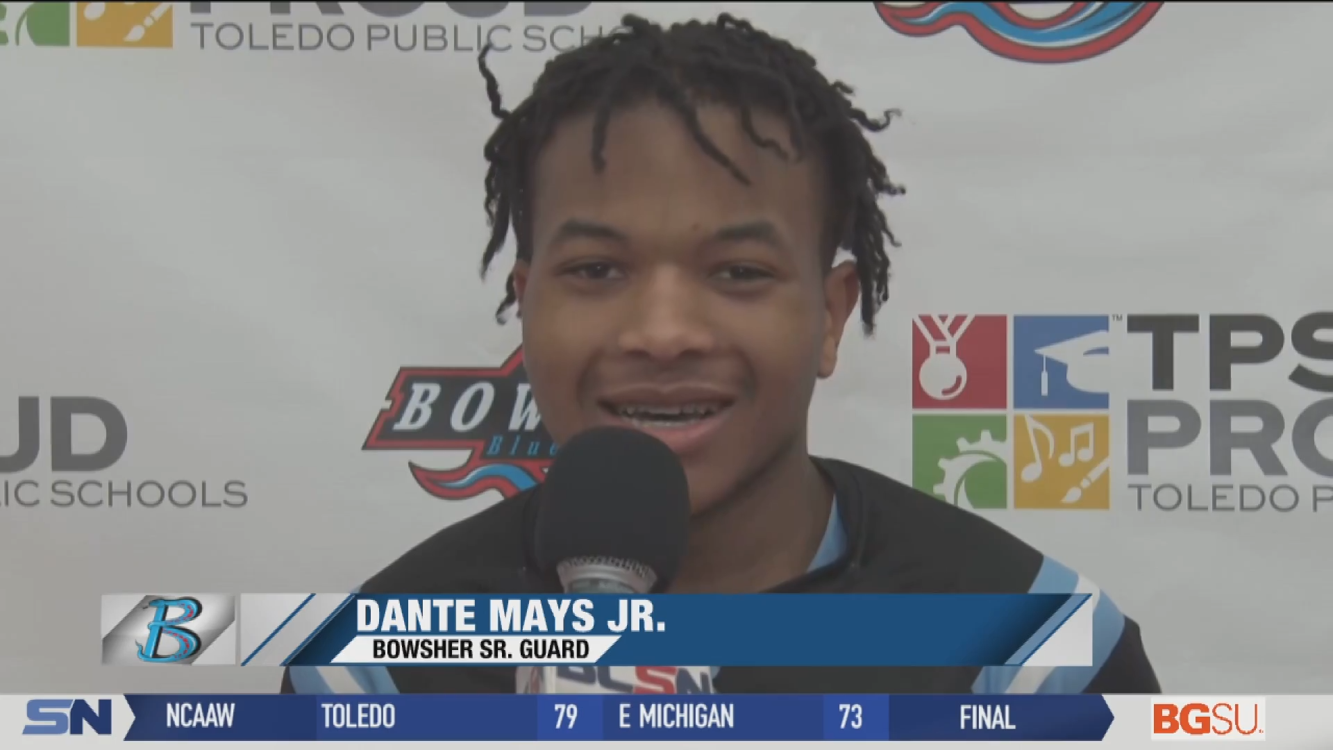 Blue Racers Roll to the 71-42 Win