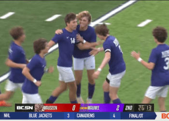 Maumee Defeats Wauseon to Advance to Regionals