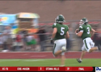 Oak Harbor Remains Undefeated, Beats Rossford
