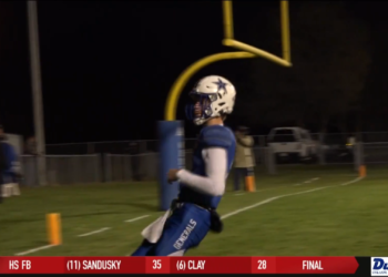 Anthony Wayne Dominates Rhodes to Remain Perfect