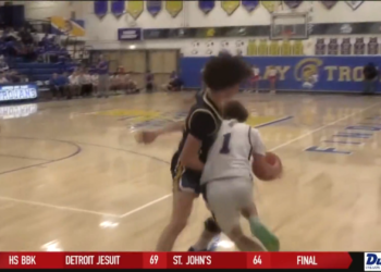 Whitmer Finds Rhythm Against Findlay