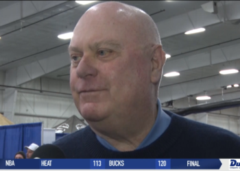 Former PGA Pro Pat Lindsey Chats at Toledo Golf Show