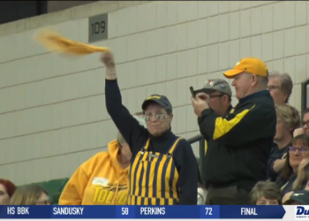 Rockets Launch Past the Eagles on the Road