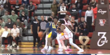 Kent State Stands Tall Over Bowling Green