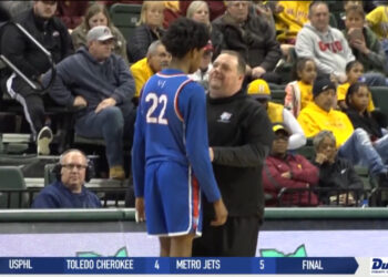 St. Francis Falls in Basketball State Semifinals