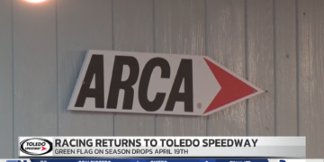 Sonny Lewis Receives NJCAA Coaches Legacy Award Honors