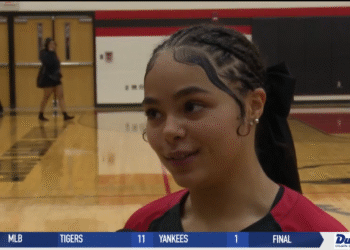 Rogers Fends Off Scott in Straight Sets