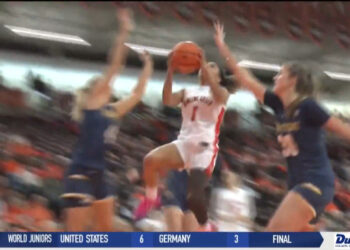 CHSL Spotlight: Notre Dame Academy Students Spreading Holiday Cheer