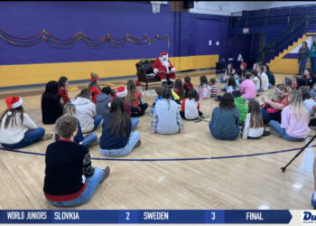 CHSL Spotlight: Notre Dame Academy Students Spreading Holiday Cheer