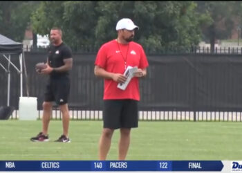 CHSL Spotlight: Notre Dame Academy Students Spreading Holiday Cheer