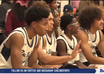 Maumee Valley Dominates at Home Against Scott, 72-21